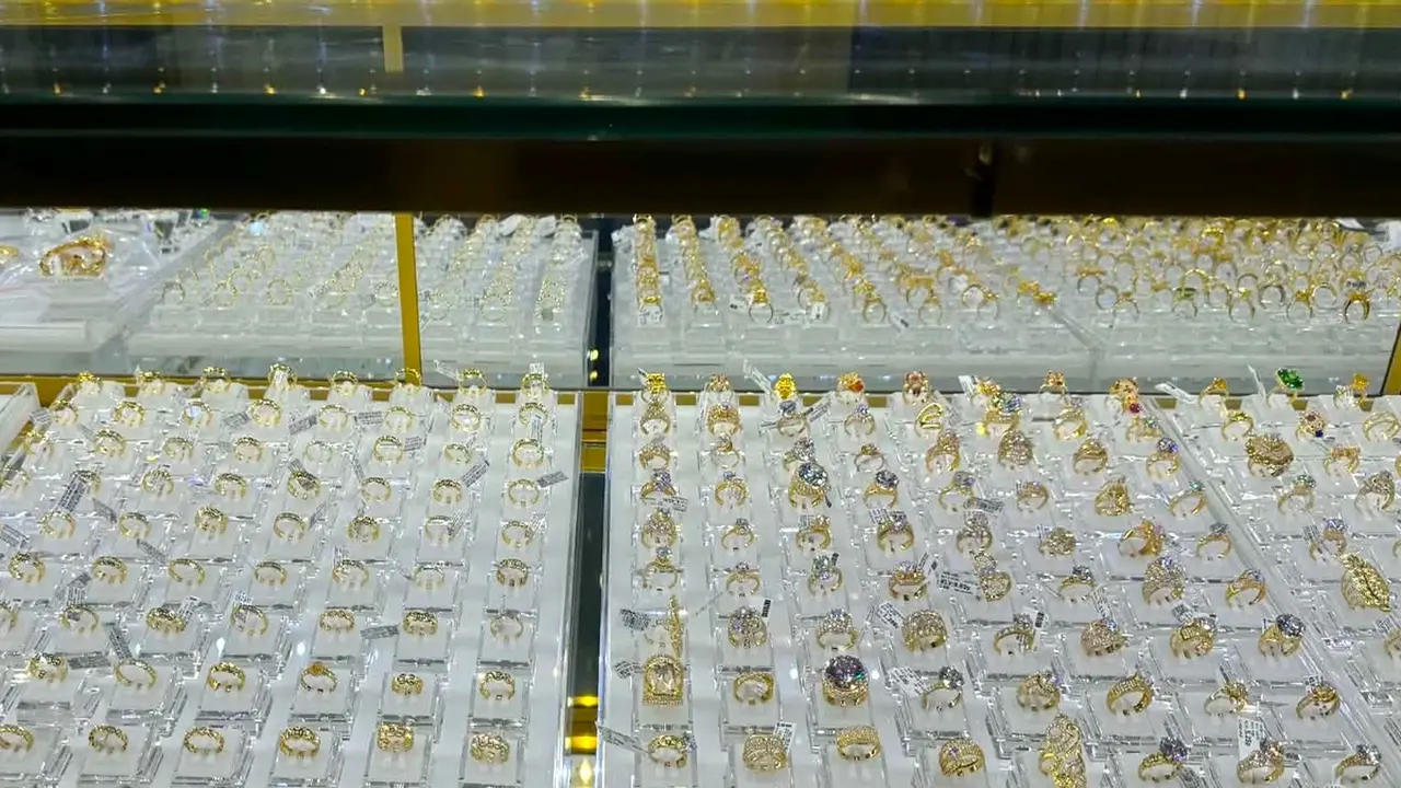 قفزة في أسعار سبائك الذهب تتجاوز 3 ملايين دونغ فيتنامي صباح 10 مارس